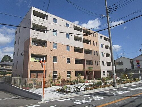 大阪府枚方市北中振１丁目 築3年11ヶ月 5階建