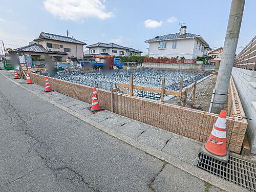 群馬県伊勢崎市末広町 2階建 