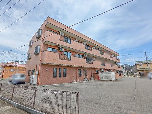 群馬県伊勢崎市連取町 3階建 築20年9ヶ月