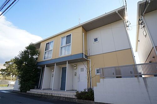 ラフィーネ三室参番館 2階建