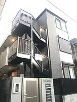 神奈川県横浜市南区清水ケ丘 3階建 築4年3ヶ月