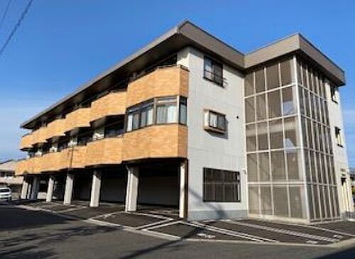 クレスト美の浜 3階建