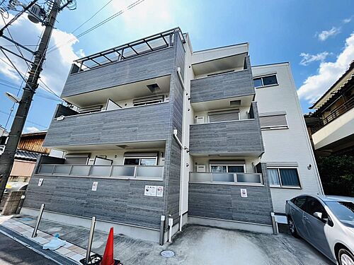 大阪府寝屋川市萱島東１丁目 築6年10ヶ月 3階建