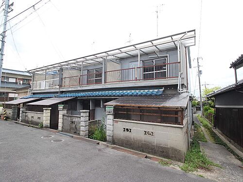 大阪府枚方市北中振２丁目 テラスハウス