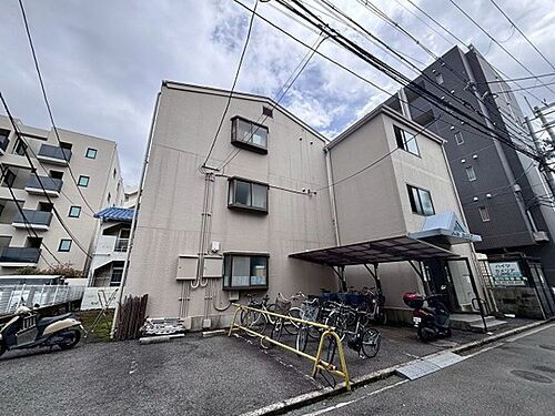 大阪府茨木市別院町 3階建