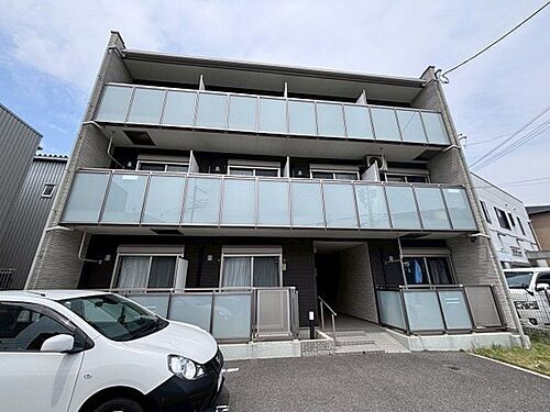 大阪府摂津市鳥飼和道２丁目 3階建