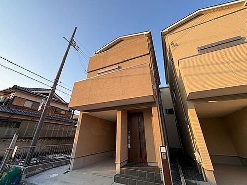 大阪府高槻市津之江町３丁目 築1年未満 3階建