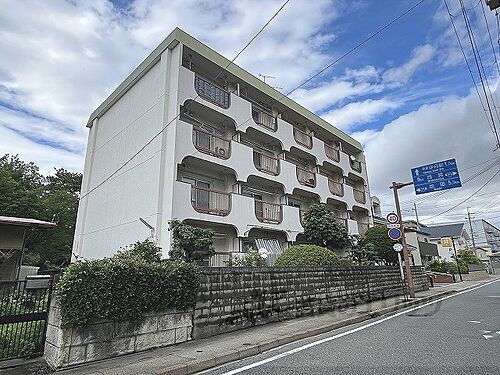 兵庫県伊丹市緑ケ丘１丁目 賃貸マンション