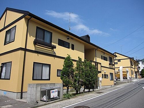 ルミエール畑賀Ａ 2階建