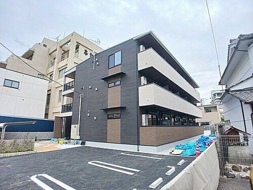 高知県高知市南宝永町 3階建 