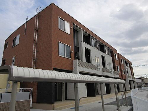 兵庫県姫路市宮上町１丁目 3階建