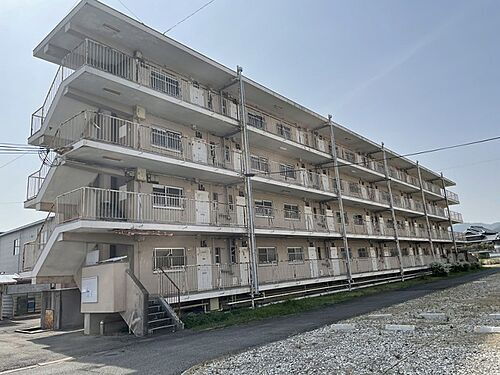 兵庫県加西市中富町 4階建