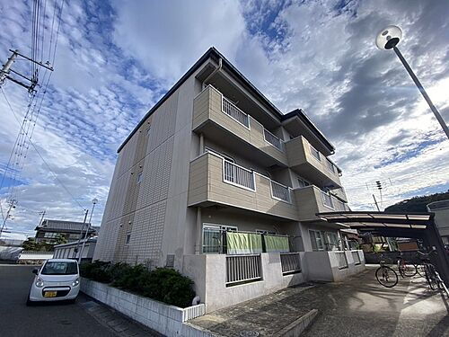 メゾン平田 3階建