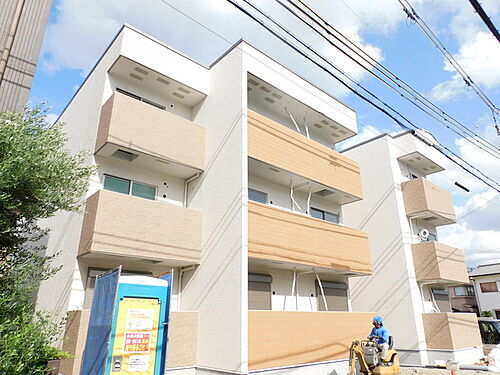 大阪府摂津市千里丘２丁目 3階建 築6年4ヶ月