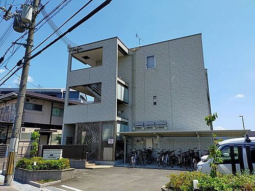 大阪府摂津市千里丘４丁目 築8年9ヶ月 3階建
