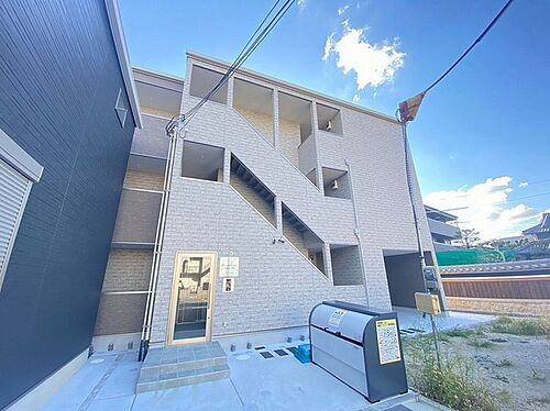 大阪府吹田市岸部中４丁目 築3年6ヶ月 3階建