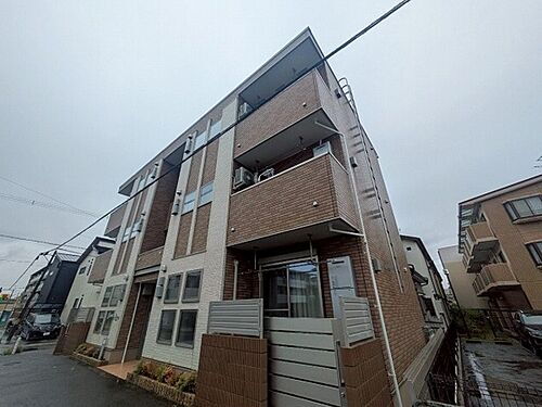 大阪府茨木市蔵垣内３丁目 築4年 3階建