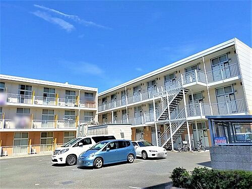 大阪府茨木市上穂積４丁目 築23年8ヶ月 3階建