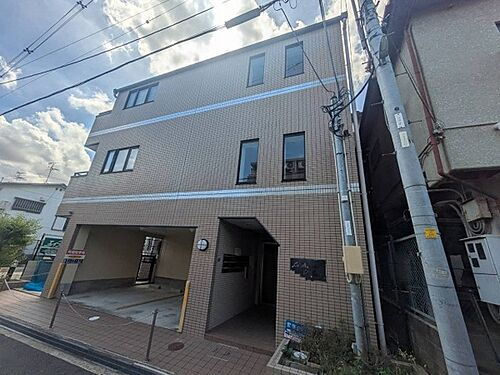 大阪府茨木市中総持寺町 築30年2ヶ月 3階建