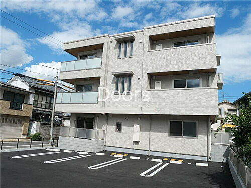 岡山県岡山市北区七日市東町 3階建