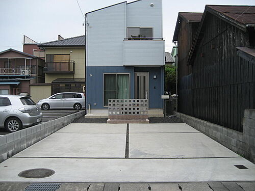 小川新町エスティームＢ号棟 2階建