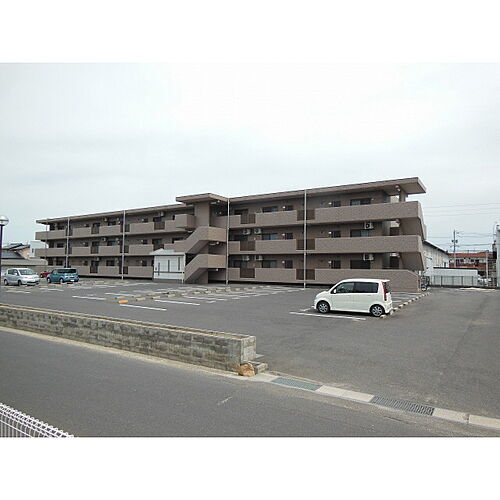 ソレイユ塩冶 3階建