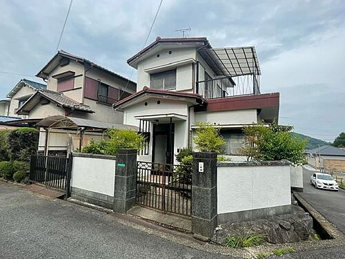 奈良県生駒郡平群町春日丘２丁目 2階建