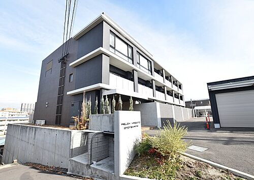 フェリクス八事表山 地上3階地下1階建