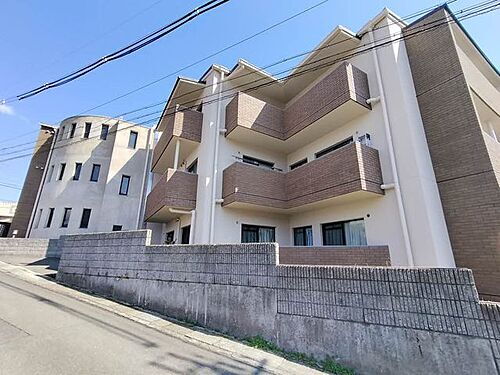 ロイヤルコートワダ