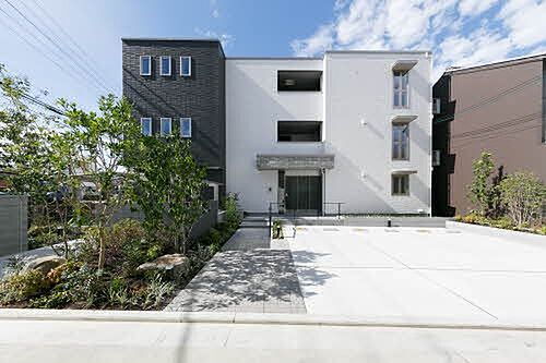 大阪府堺市西区浜寺諏訪森町西３丁 賃貸マンション