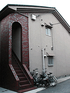 大阪府茨木市中総持寺町 築38年9ヶ月 2階建