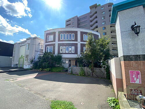 北海道札幌市中央区北四条西２３丁目 3階建 築21年4ヶ月