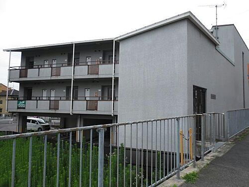 滋賀県大津市富士見台 3階建