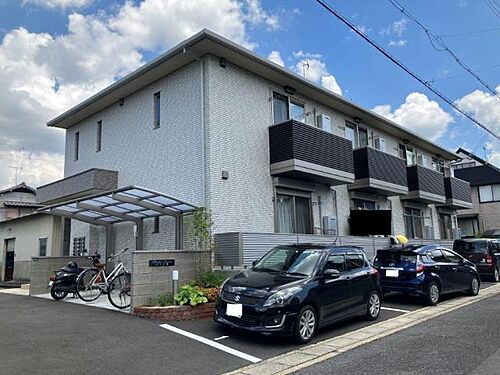 滋賀県大津市一里山２丁目 2階建