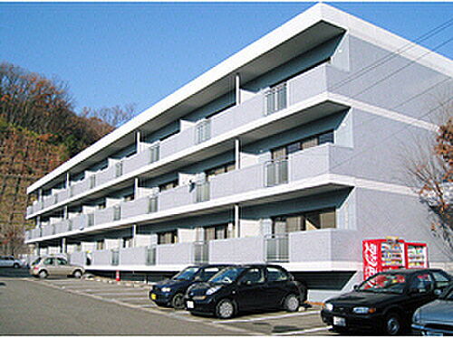 コーポ八幡面影ＩＩ 3階建