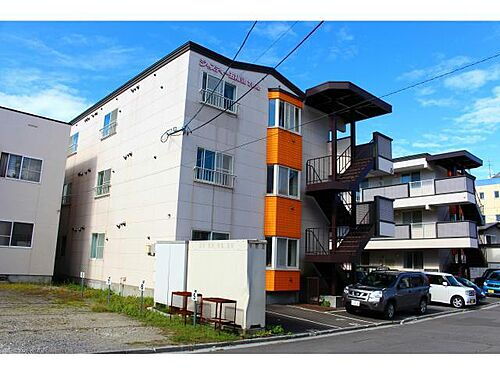ジャスティ五稜郭２番館 3階建