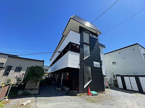 フローラ青柳 3階建