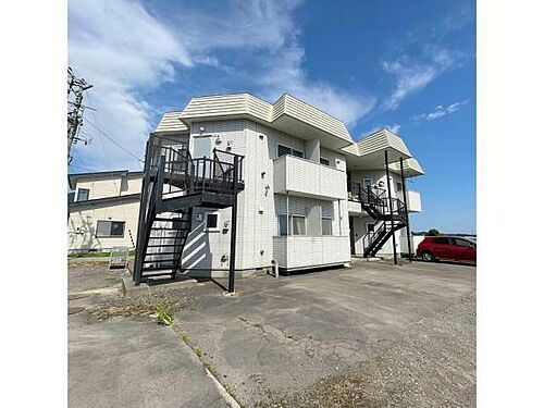 マンションノースロード 2階建