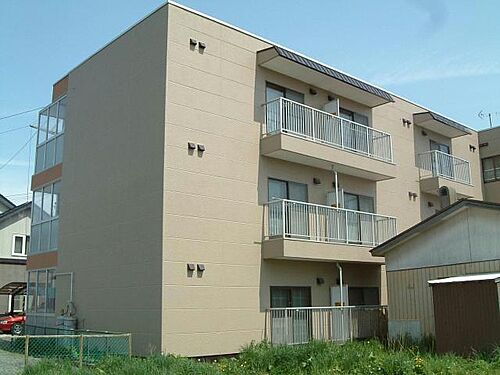 コーポワンセルフ 3階建