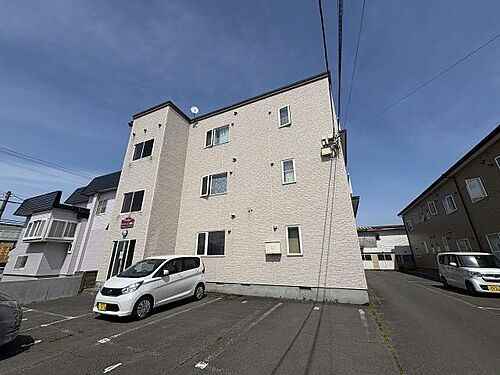 ヴィラージュ東浜 3階建
