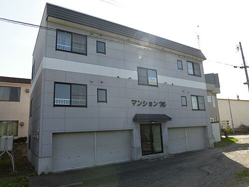 マンションＭ 3階建