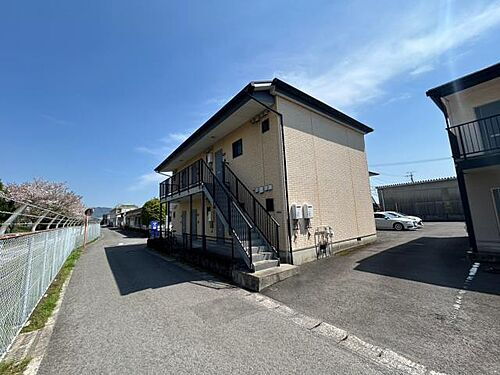 鹿児島県霧島市国分広瀬１丁目 2階建 築21年6ヶ月