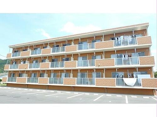 鹿児島県霧島市隼人町神宮５丁目 3階建