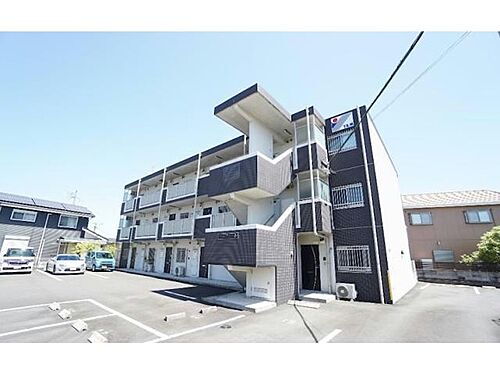 鹿児島県霧島市隼人町見次 3階建