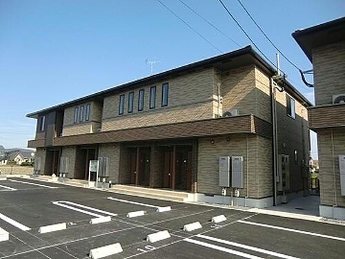 鹿児島県霧島市隼人町見次 2階建