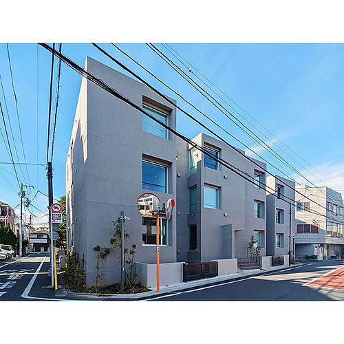 グランパセオ目黒大塚山 地上3階地下1階建