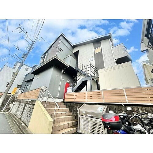 神奈川県横浜市南区大岡１丁目 2階建