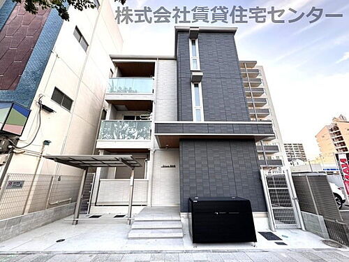 和歌山県和歌山市寄合町  3階建