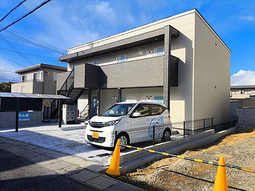 兵庫県三木市志染町西自由が丘１丁目 2階建 築1年未満