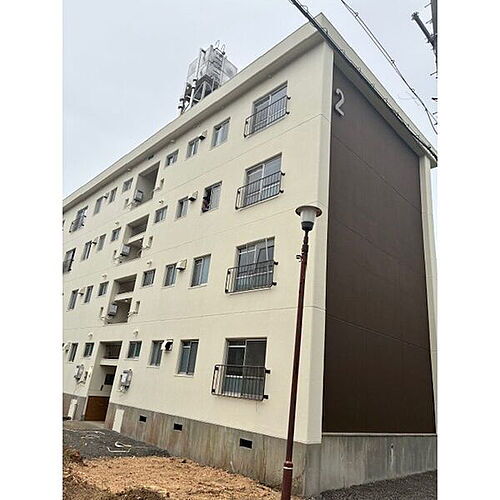 ヴィラナリー加東ＩＩＩ　２号棟 4階建